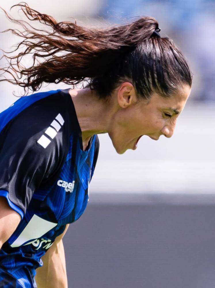 Fodboldikonet Nadia Nadim forlænger med HB Køge Women HB Køge